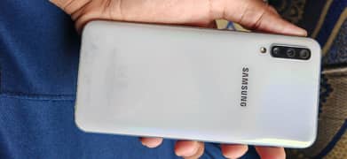 I am selling the phone because I need money
