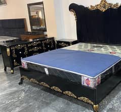 King Size Black Velvet Bed Set – Brand New (Unused)