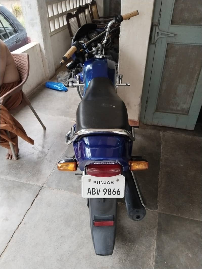 good condition new tire 10 by 10 no rust 3