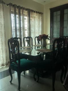 Elegant Vintage Dining Table Set