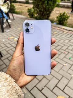 I phone 11 factory unlock. (64GB)