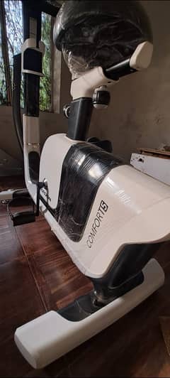 IMPORTED Horizon comfort 5-02 upright exercise bikr