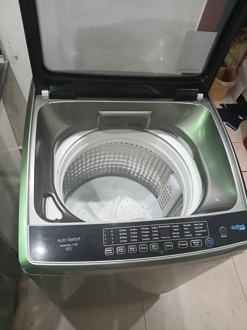 HAIER HWM 150-1708 is a 15 kg, top-loading, fully automatic 1