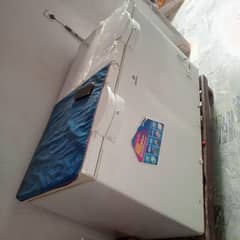 2 door full size Dawlance ka hai