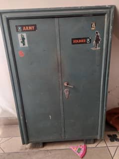I want to sale steel almari