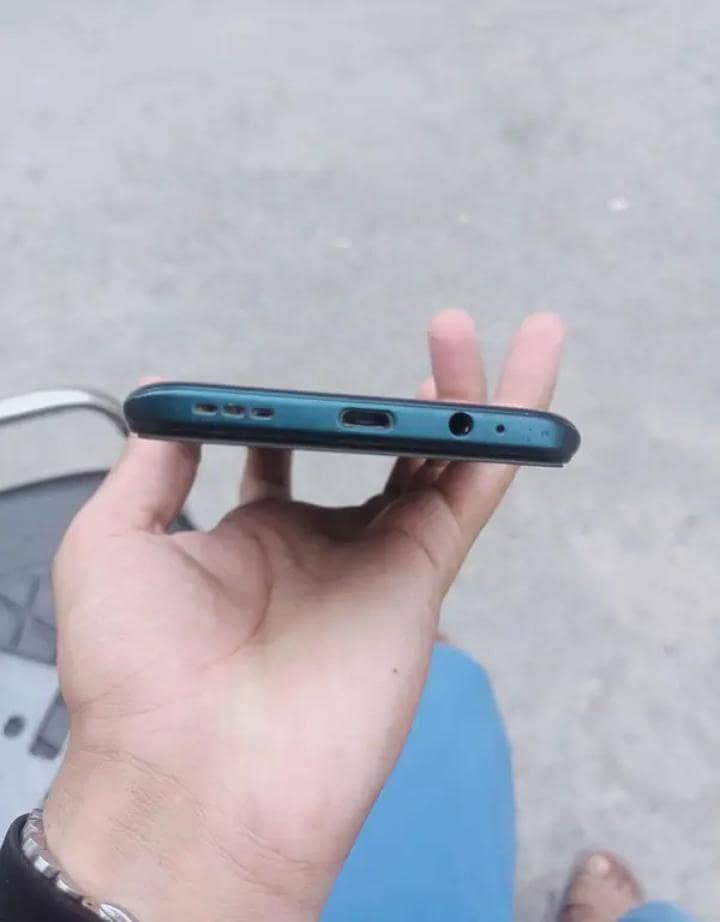 Tecno camon 17 with box only 1