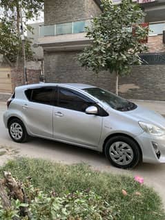 Toyota Aqua S package