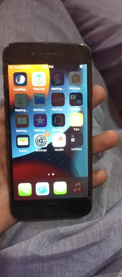 I am selling my iPhone 7  (128)  gp a little bit screen broken non pta