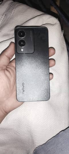 vivo y 17s       10%10