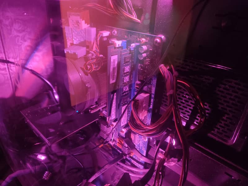 Computer i3 2nd gen  128 ssd msi 2gb gpu 8gb with gaming custom case 1