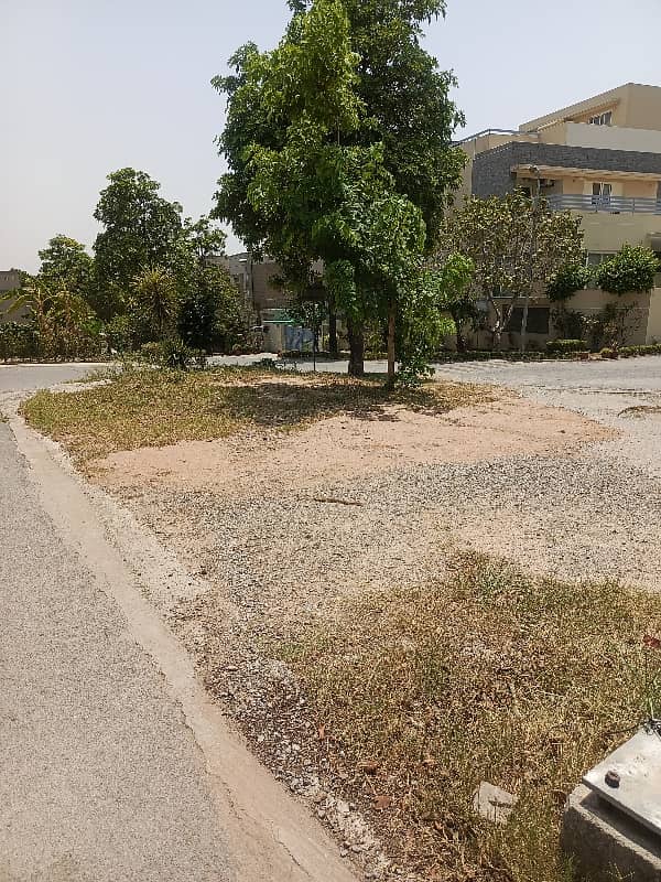 3 Side Corner Plot With 2 Gates DHA 1 4