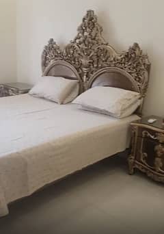 New design wooden king size bed, side table & dressing table set