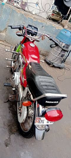 125