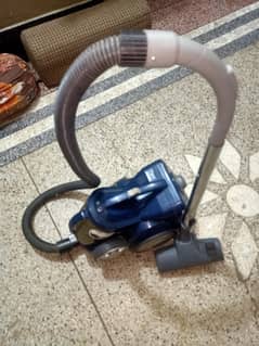 LG vacuum cleaner 2000w heavy duty