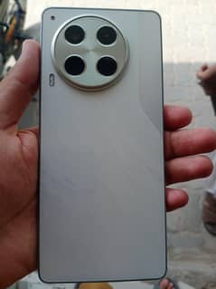 TECNO CAMON 30 condition 10/10 full box 8/256