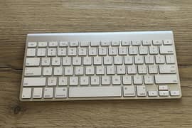 Apple keyboard gen 1