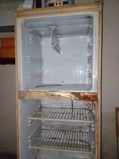 pel ka fridge ha door totty huay ha cooling blikul thik karta ha
