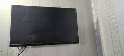 Orange LED 32 inches come from Dubai