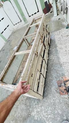 18 Darazon Wala Lakri Ka Purana Counter For Sale