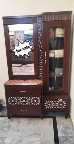 Dressing Table For Sale slightly Used