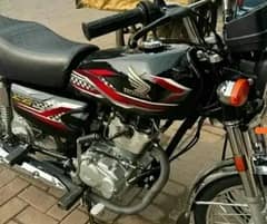 Honda 125 black . luch condition. applied 4