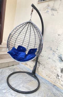 Medium size Swing Available