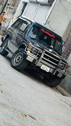 Mitsubishi pjero