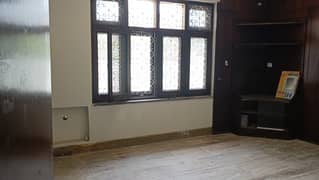 1 Kanal ground portion for rent in Model Town