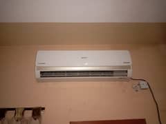 Orietnt 1.5 Tonn DC Inverter in Good Condition
