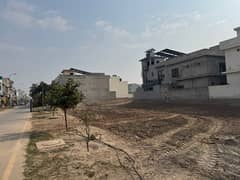 Prime Location 5 Marla Residential Plot In Park View City For sale At Good Location