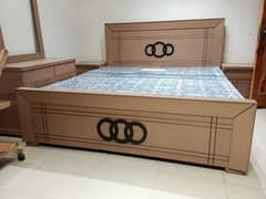 king size bed  dressing or side table