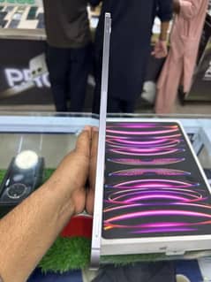 iPad pro m2 chip 6th Gen 256gb 2023 for sale me