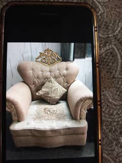 5 seater sofa available in good condition