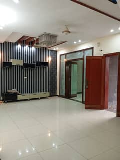 16 mrla beautiful upr portion available for Rent silent office at hot location