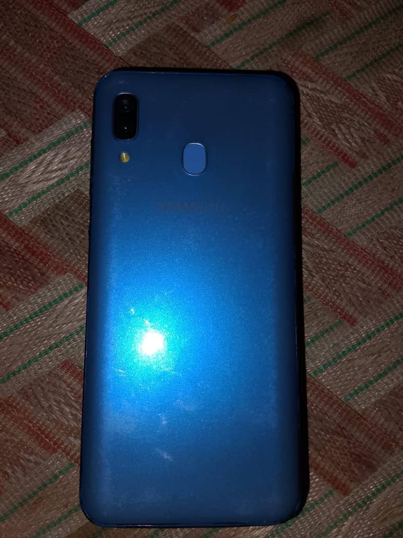 Samsung a30 4 64 glass break but working all ok  exchange possible 1