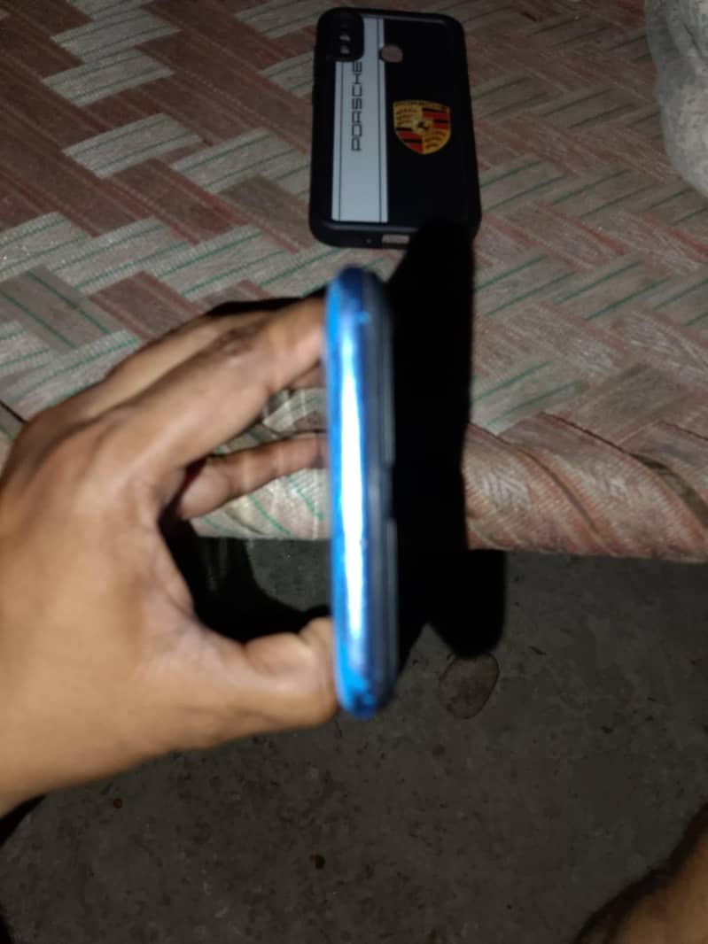 Samsung a30 4 64 glass break but working all ok  exchange possible 4