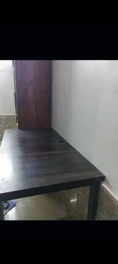 Computer table