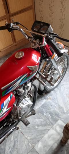 cg 125 for sal in 190000/- urgent new condition. . . all ok . . . . . .