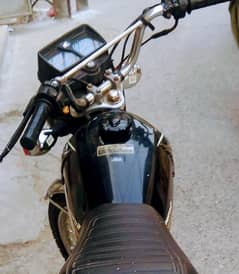 bhot saf or acha bike ha inshallah Jo Bhai ly ga Dua dy ga golden numb