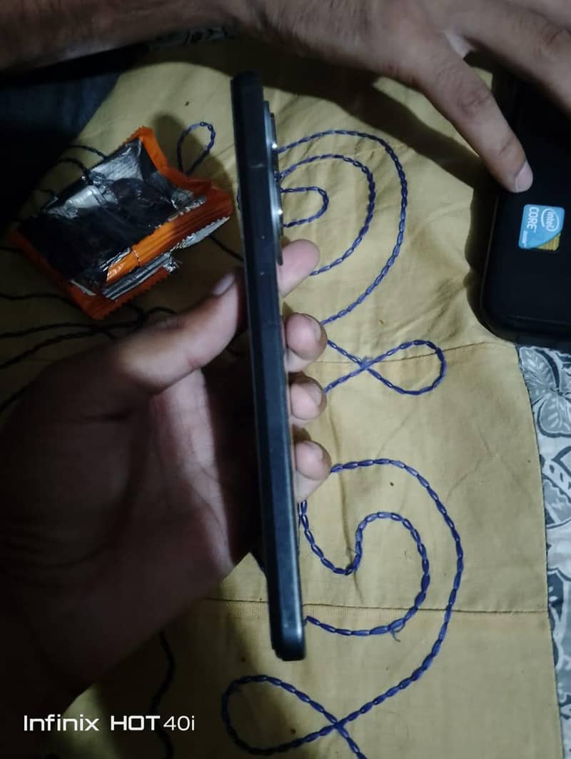 Infinix hot 50i all ok only 1month use 10/10 condition 6/128 with box 3