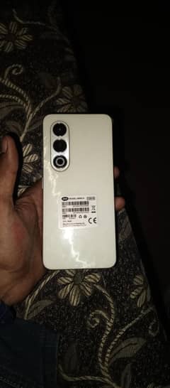 itel s25 6/128gb with box and charger