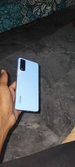 vivo y20 lush condition with original box 4gn 64gb 10/9