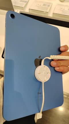 ipad 10th Generation (uae edition) free Apple pencil and leather case