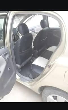 Toyota platz model 2000