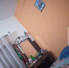 1 female maid ki zarorat hay