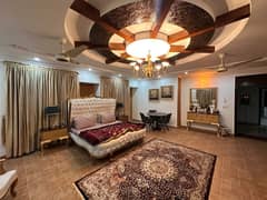 One Kanal House Available For Rent