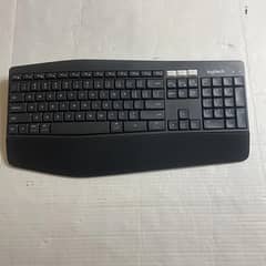 Logitech K850 Wireless Keyboard - Multi-Device, Ergonomic, Like New