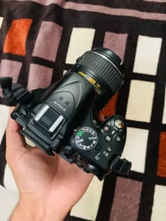 Nikon D5200 DSLR Camera (Excellent Condition) with Extra Lens