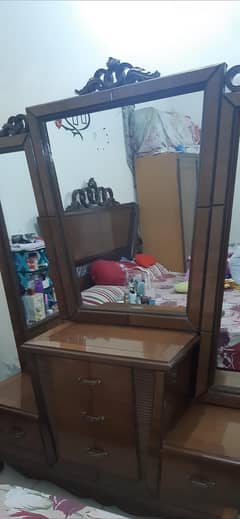 dressing table