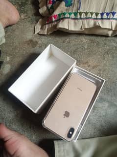 iphone xs max gold color 256Gb factory unlocked with box
